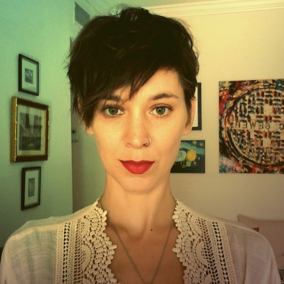 Meet your Posher, Megan - Picture 1 of 1